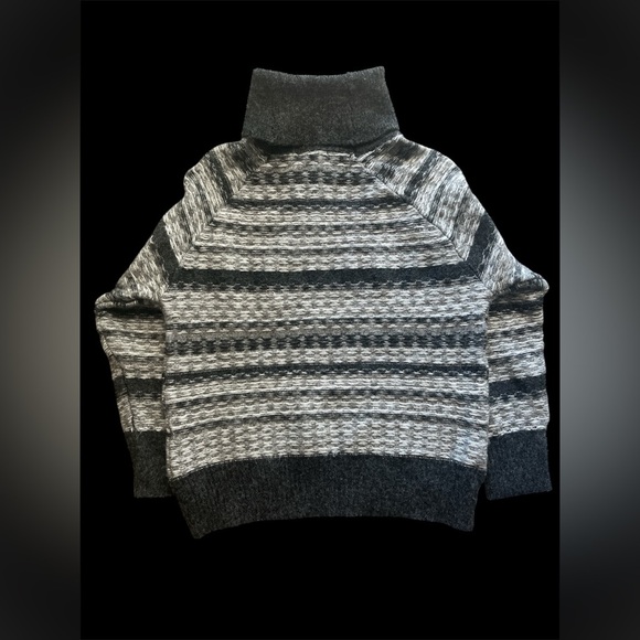 Elegant Charcoal White Striped Knit Turtleneck Sweater, Women’s Sz M, NEW - Picture 6 of 12